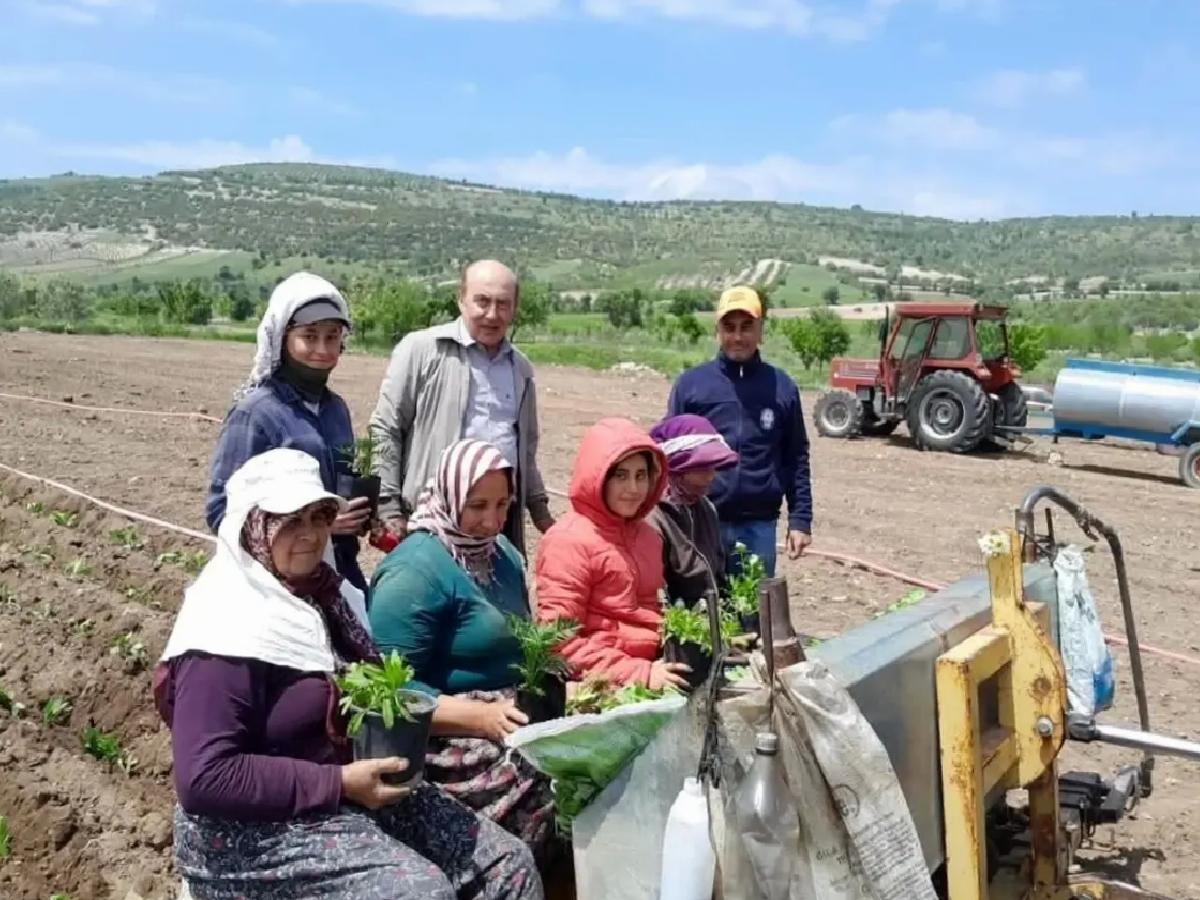 CHP’den Anneler Günü Ziyareti