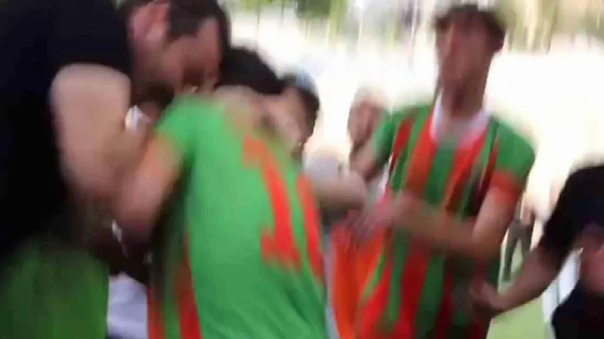 Cizre’deki futbol maçında polis darp etti