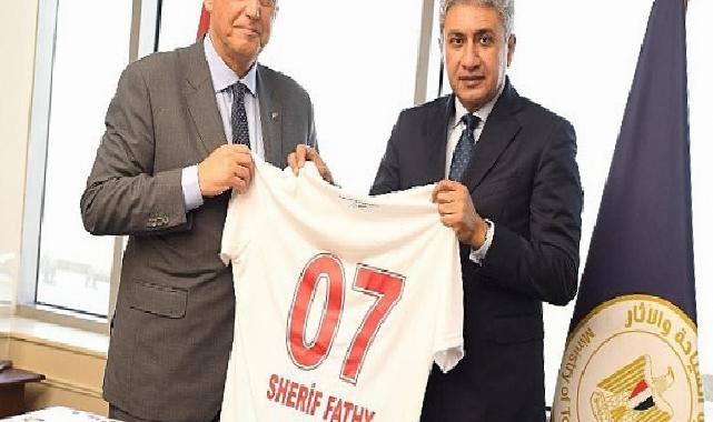 Corendon Airlines Yönetim Kurulu Başkanı Yıldıray Karaer, Mısır’ın Turizm ve Sivil Havacılık Bakanları ile bir araya geldi