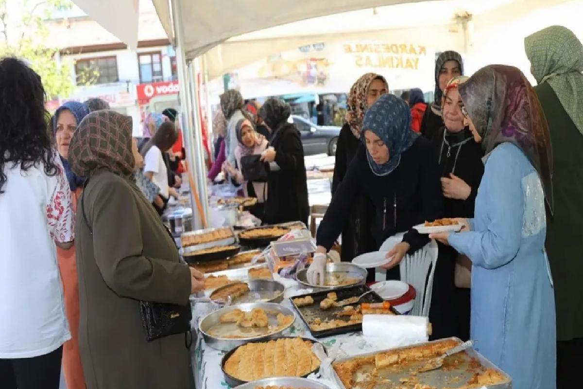 Çubuk’ta Kur’an Kursları İçin Kermes Düzenlendi