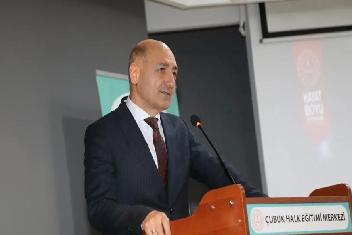 Çubuk’ta ‘Türkiye Yüzyılı’nda Anne ve Baba Olmak’ Konferansı Düzenlendi