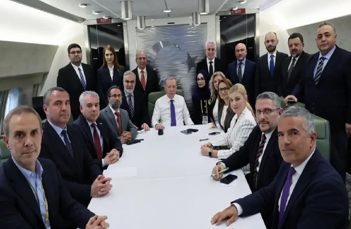 Cumhurbaşkanı Erdoğan, Arnavutluk ziyaretinin ardından uçakta gazetecilerin sorularını yanıtladı: (1)