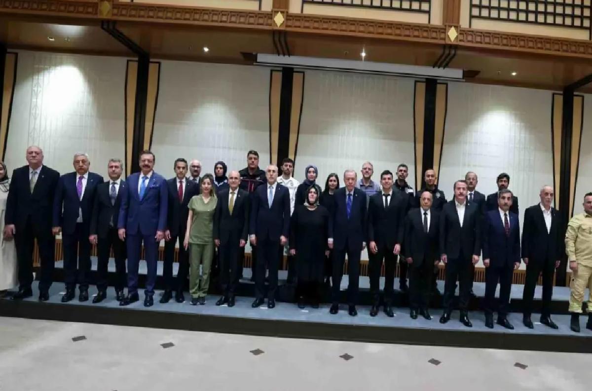 Cumhurbaşkanı Erdoğan işçilerle bir araya geldi