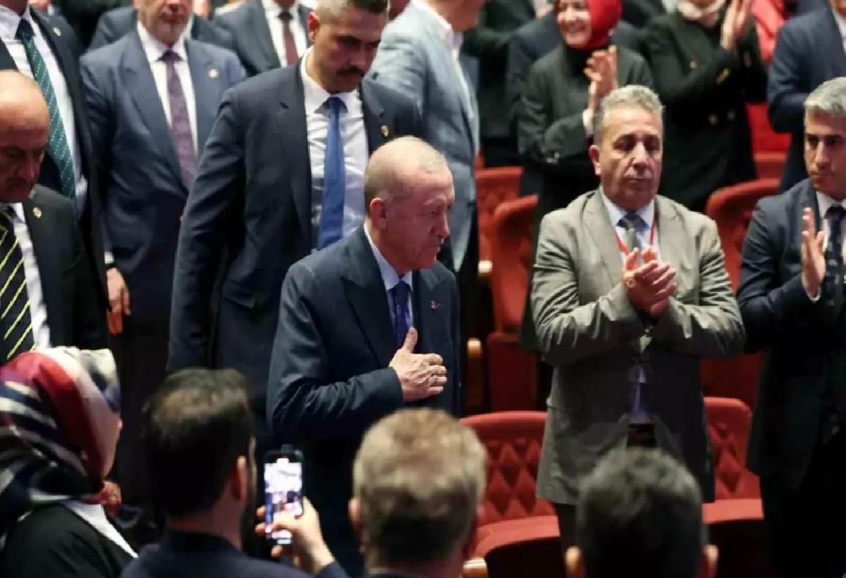 Cumhurbaşkanı Erdoğan: “İster töre, ister gelenek, ister güncel akım bahanesiyle olsun evliliğin zorlaştırılmasını asla doğru bulmuyoruz”