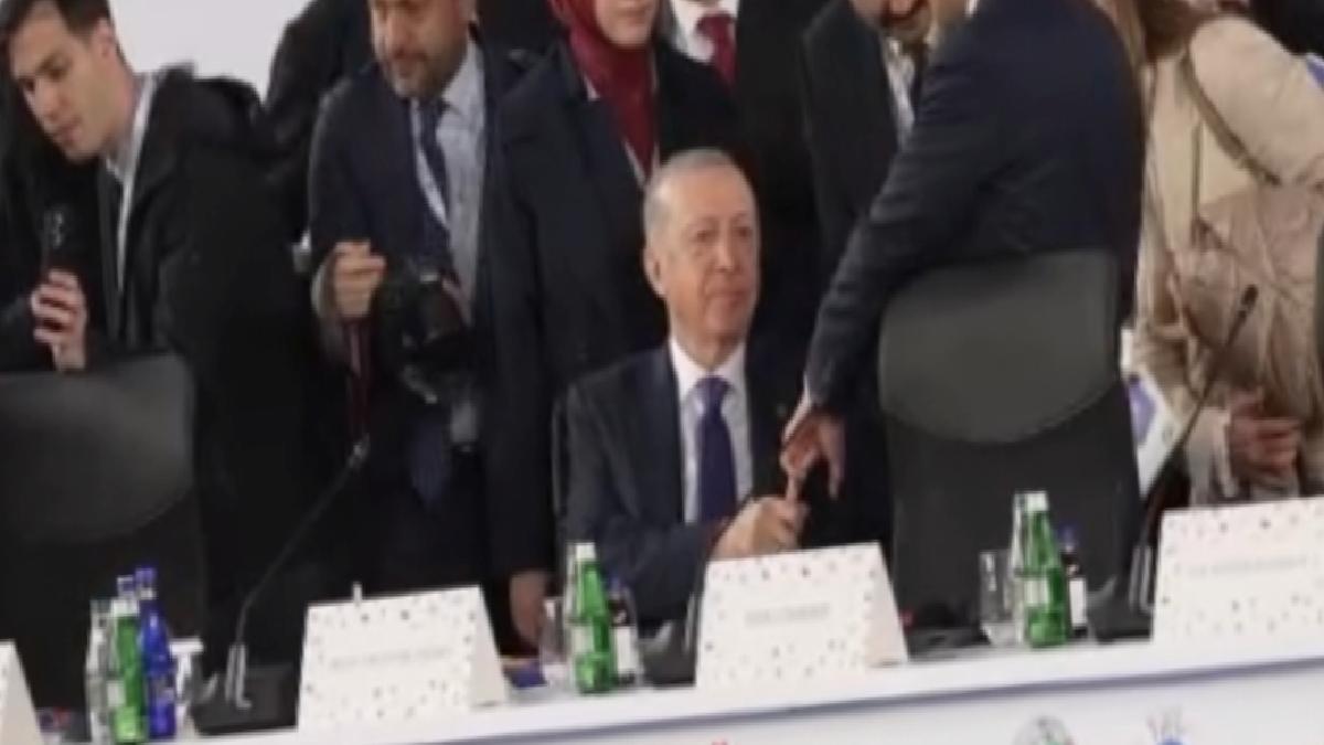 Cumhurbaşkanı Erdoğan-Macron görüşmesinden dikkat çeken anlar