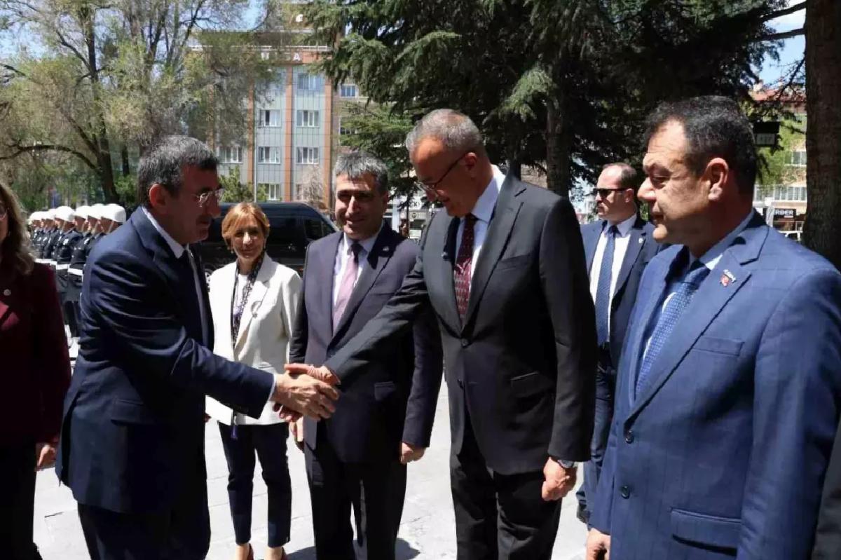 Cumhurbaşkanı Yardımcısı Yılmaz: “Ana muhalefet partisinin tek yaptığı popülizm”