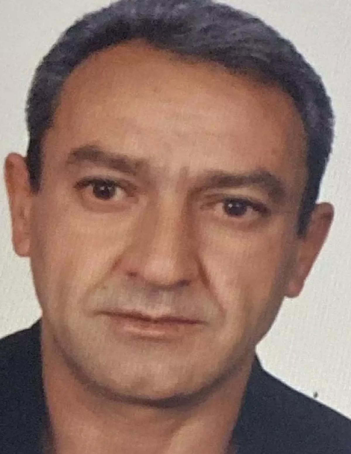 Define Ararken Göçük Altında Kaldı