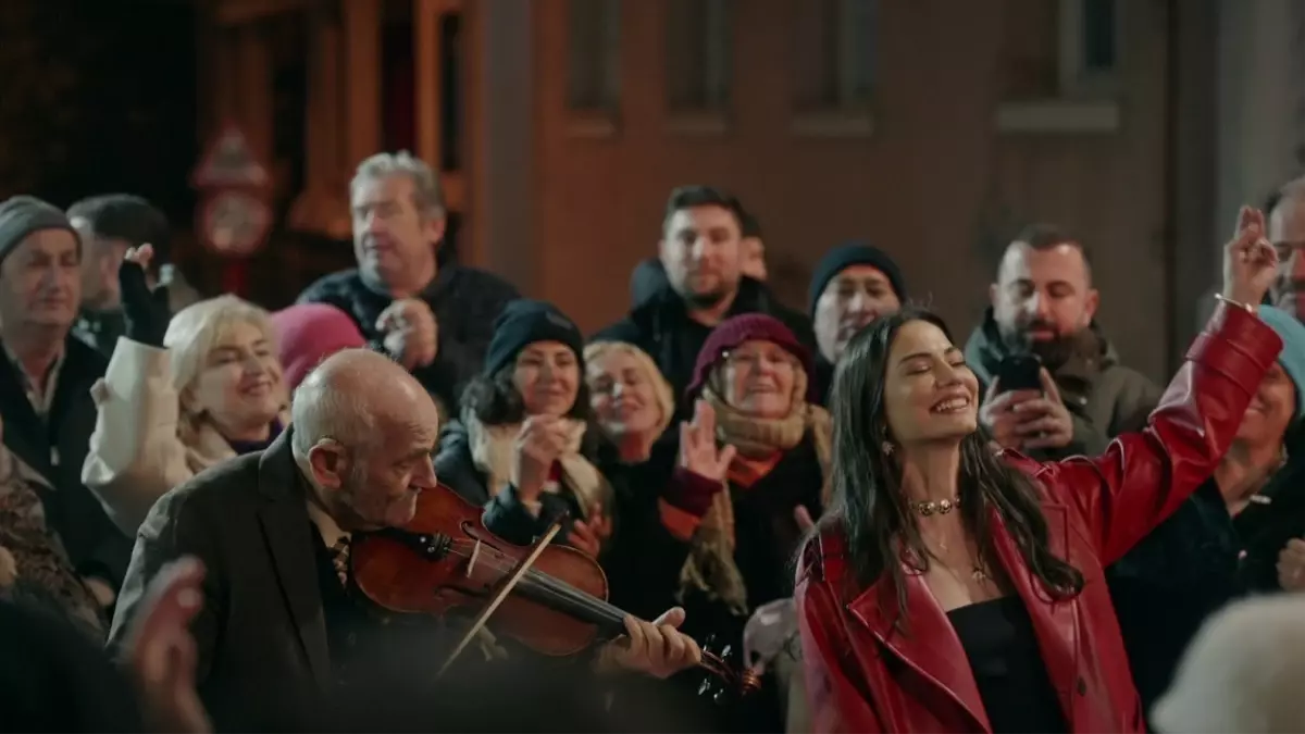 Demet Özdemir’in Şarkılarıyla Eşref Rüya Gündemde