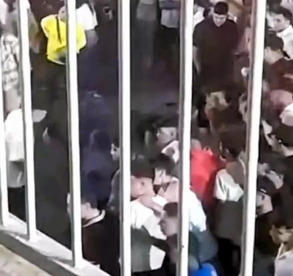 Denizli’deki Ceza Konserinde Kavga: Bir Genç Yaralandı