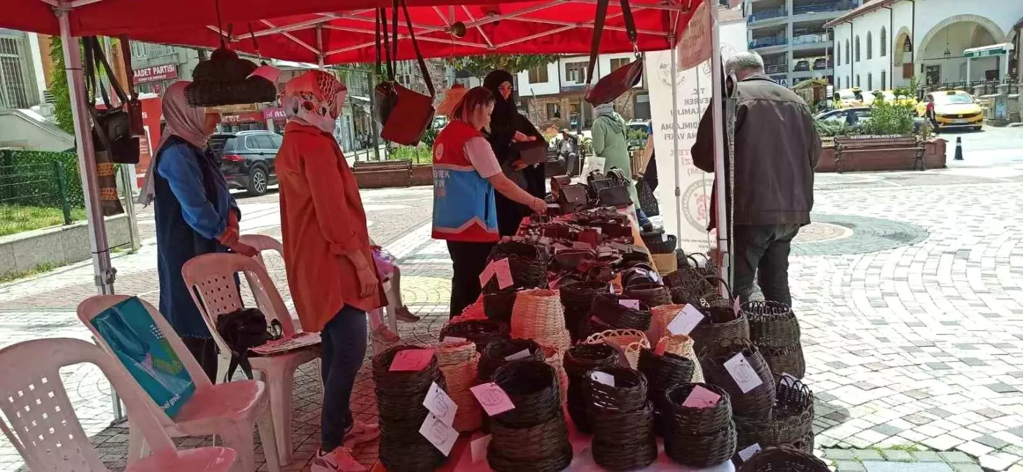 Devrek’te Anneler Günü Alışveriş Festivali İlgi Görüyor