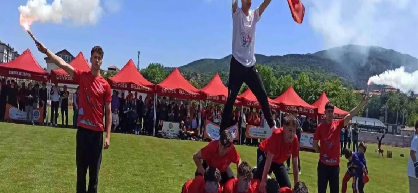 Devrek’te Atatürk’ü Anma Gençlik ve Spor Bayramı Coşkusu