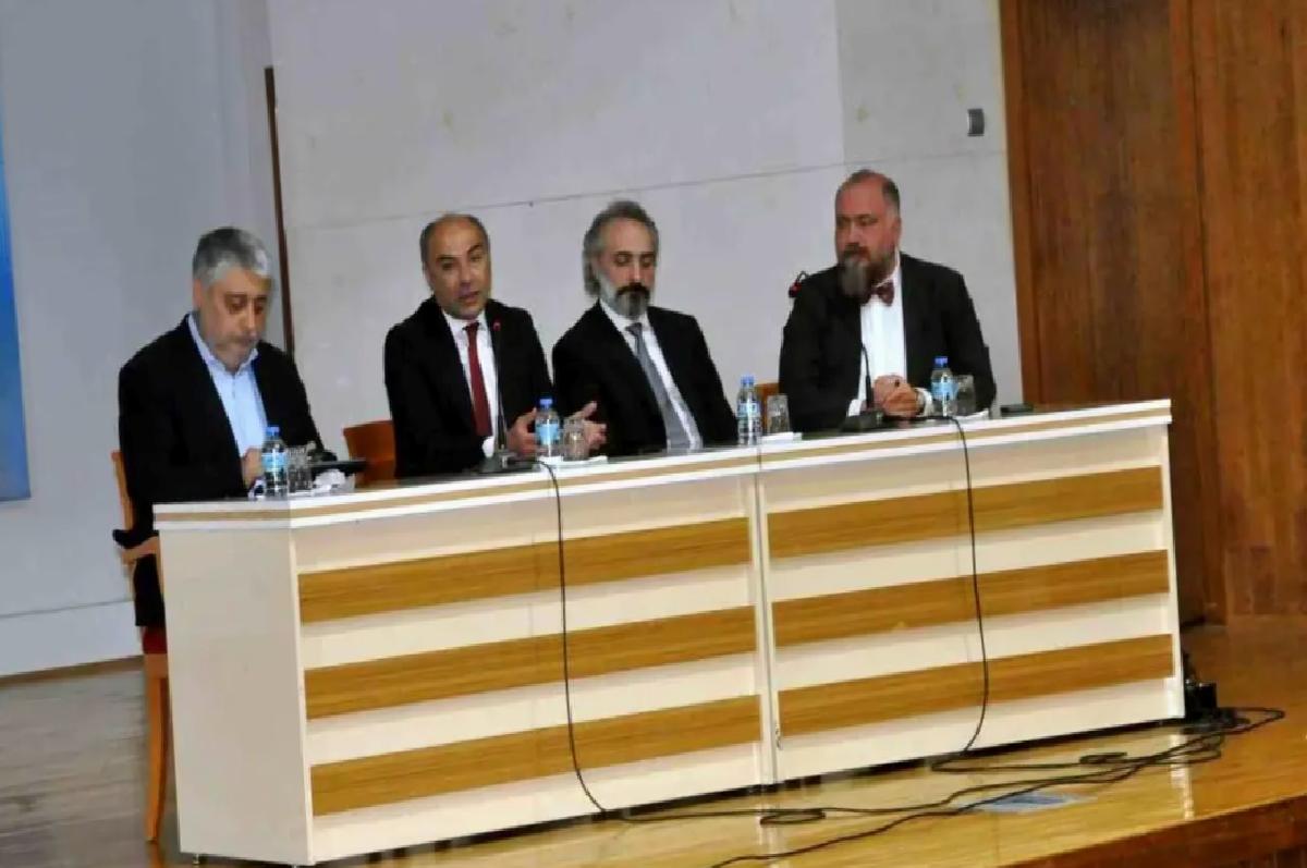 Dezenformasyon ve Barış Paneli