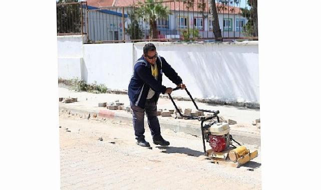 Didim Belediyesi, ilçe genelinde başlattığı yol yapım çalışmalarını tüm hızıyla sürdürüyor.