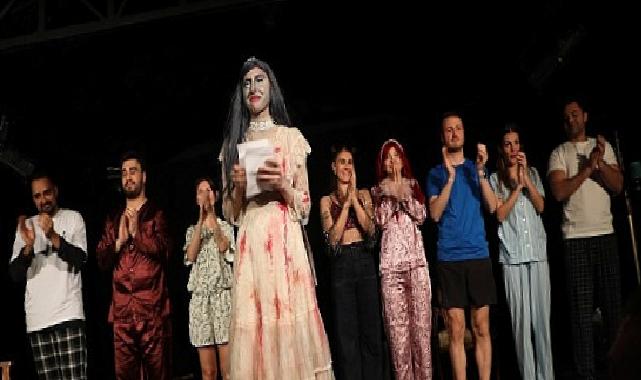 Digiturk Tiyatro Kulübü’nün Hazırladığı “Aslında” OyunuBüyük İlgi Gördü!