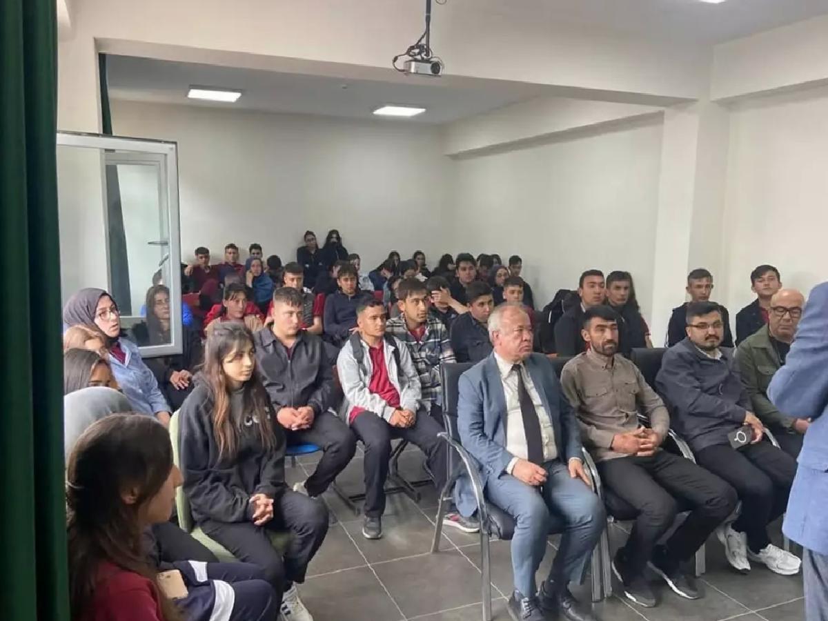 Dijital Medya Konferansı Karakeçili’de
