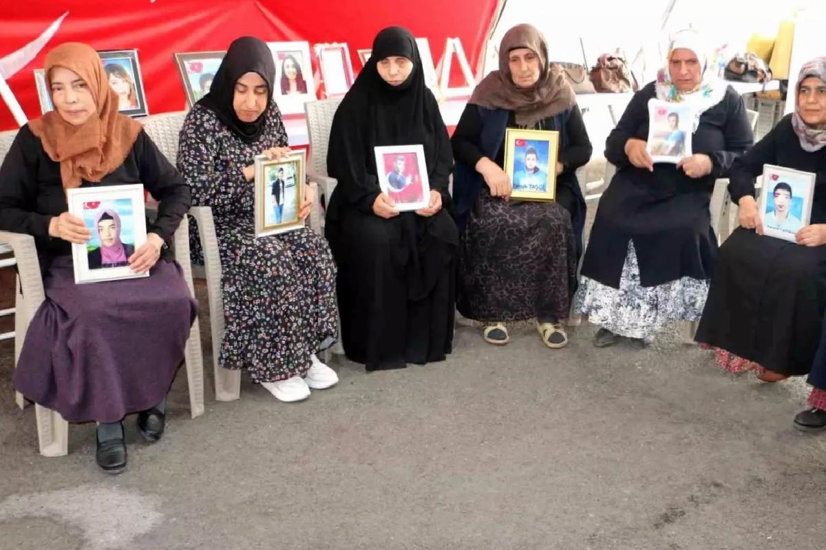 Diyarbakır Anneleri Umutla Bekliyor