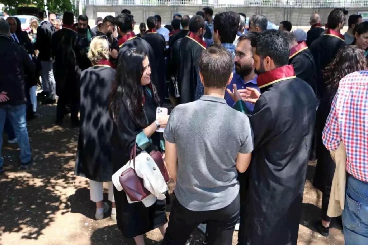 Diyarbakır’da Avukata Saldırı Protesto Edildi