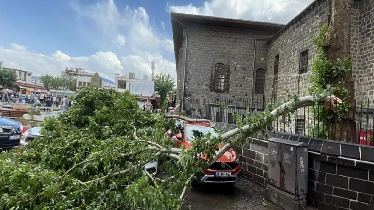 Diyarbakır’da Sağanak ve Dolu Etkili
