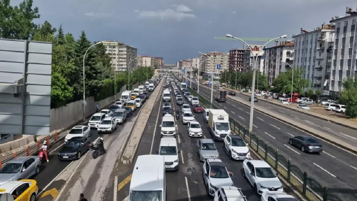 Diyarbakır’da Sağanak ve Dolu Yağışı