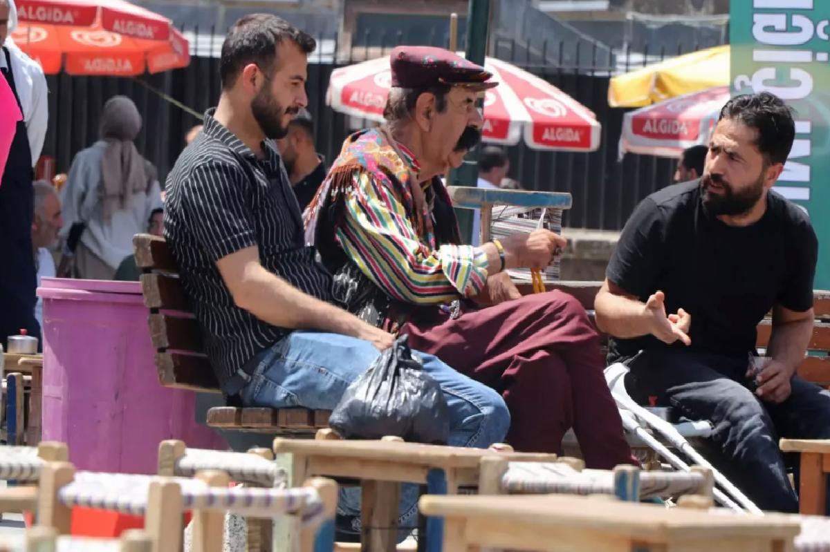 Diyarbakırlılar Barış ve Fesih Kararını Kutluyor