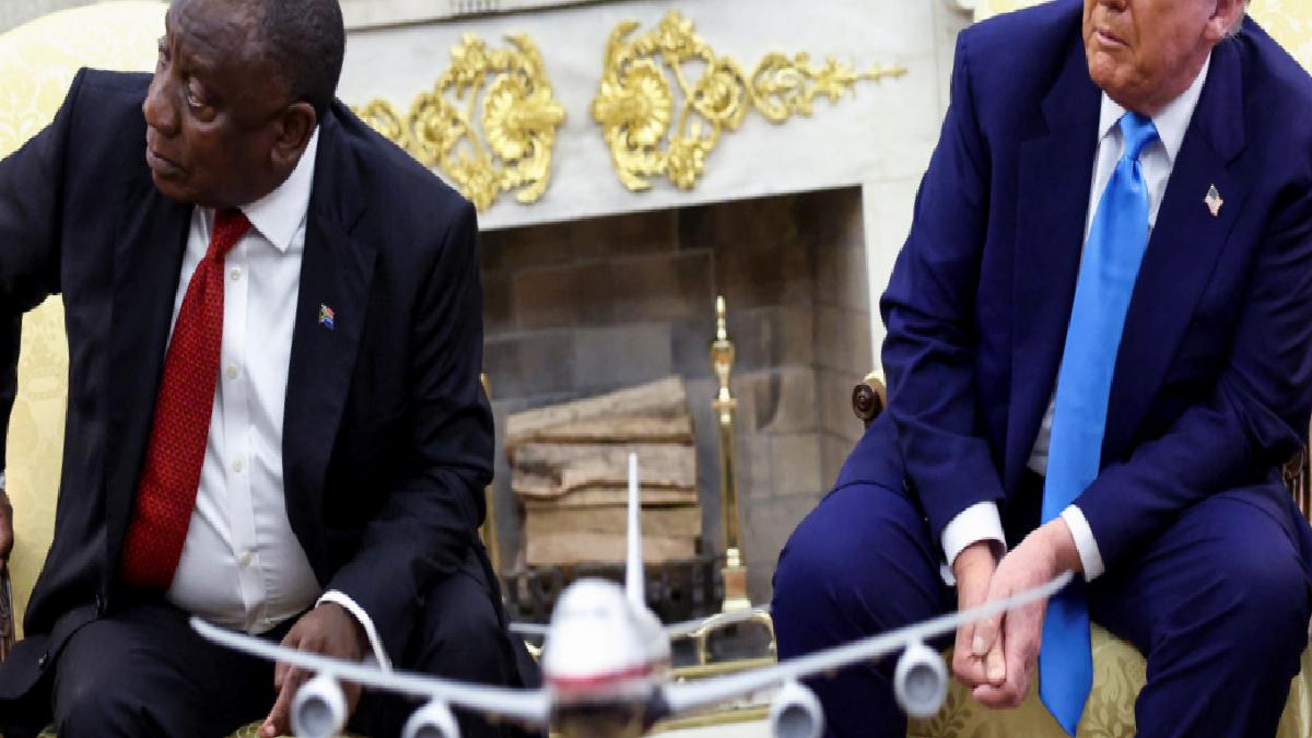 Donald Trump, Katar uçağı sorusuna sinirlendi: Muhabiri kovdu