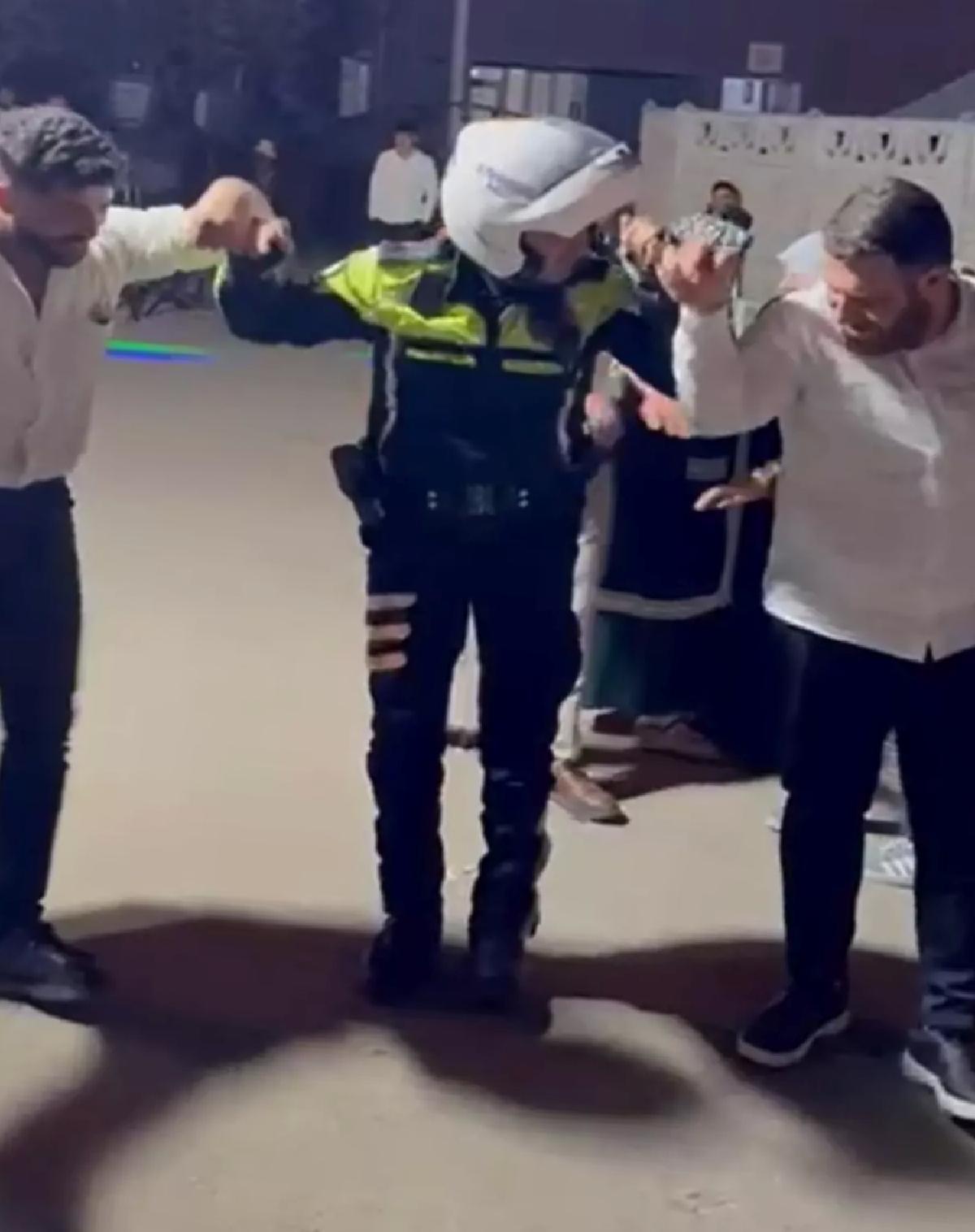 Düğün’de Halay Eğlencesi