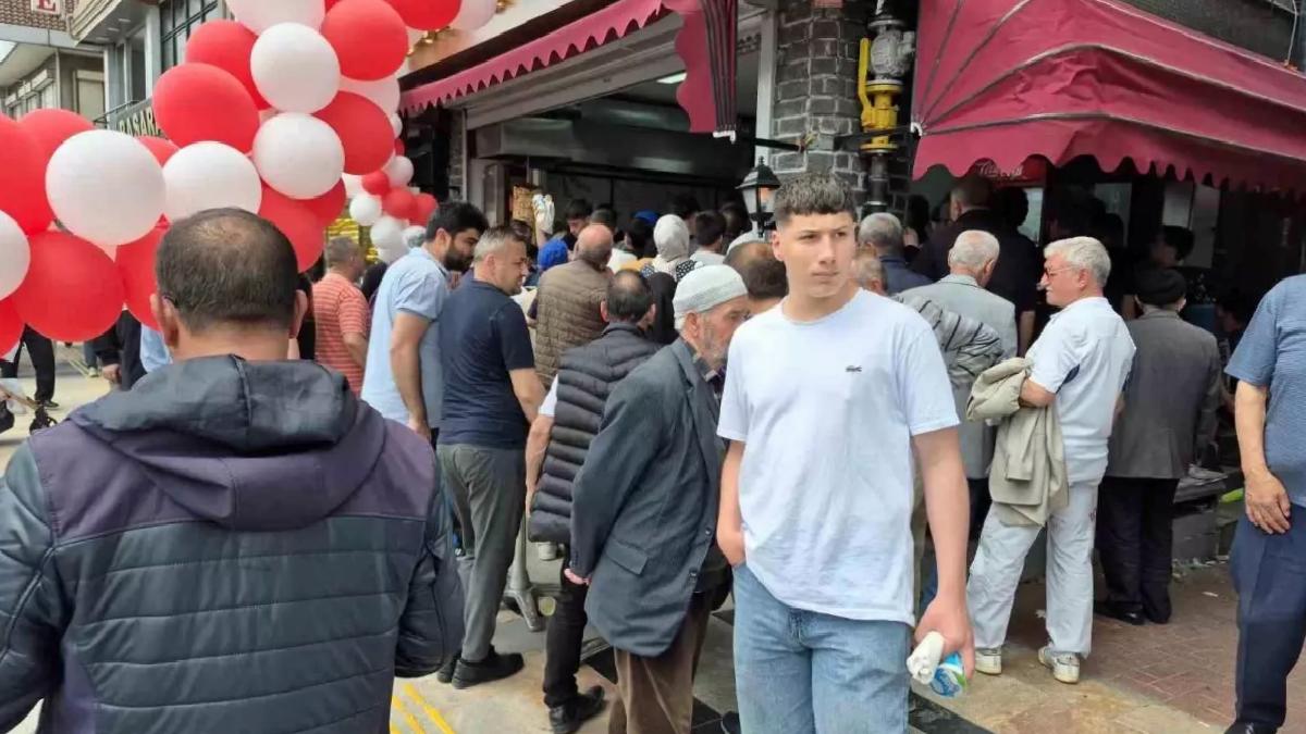 Düzce’de Döner İzdihamı: 1 TL Fırsatı