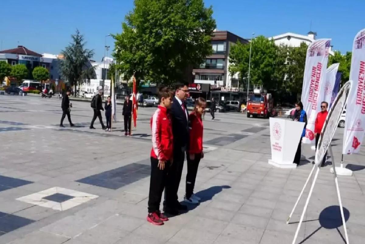 Düzce’de Gençlik Haftası Töreni