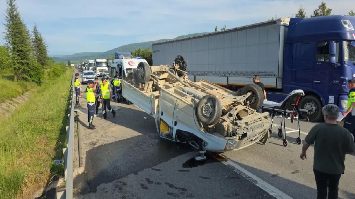 Düzce’de Kamyonet Kazası: 3 Yaralı