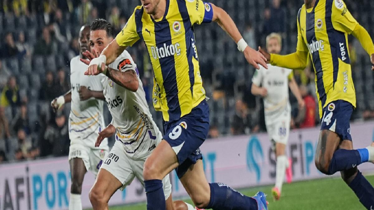 Edin Dzeko, bu sezon 21. kez ağları havalandırdı