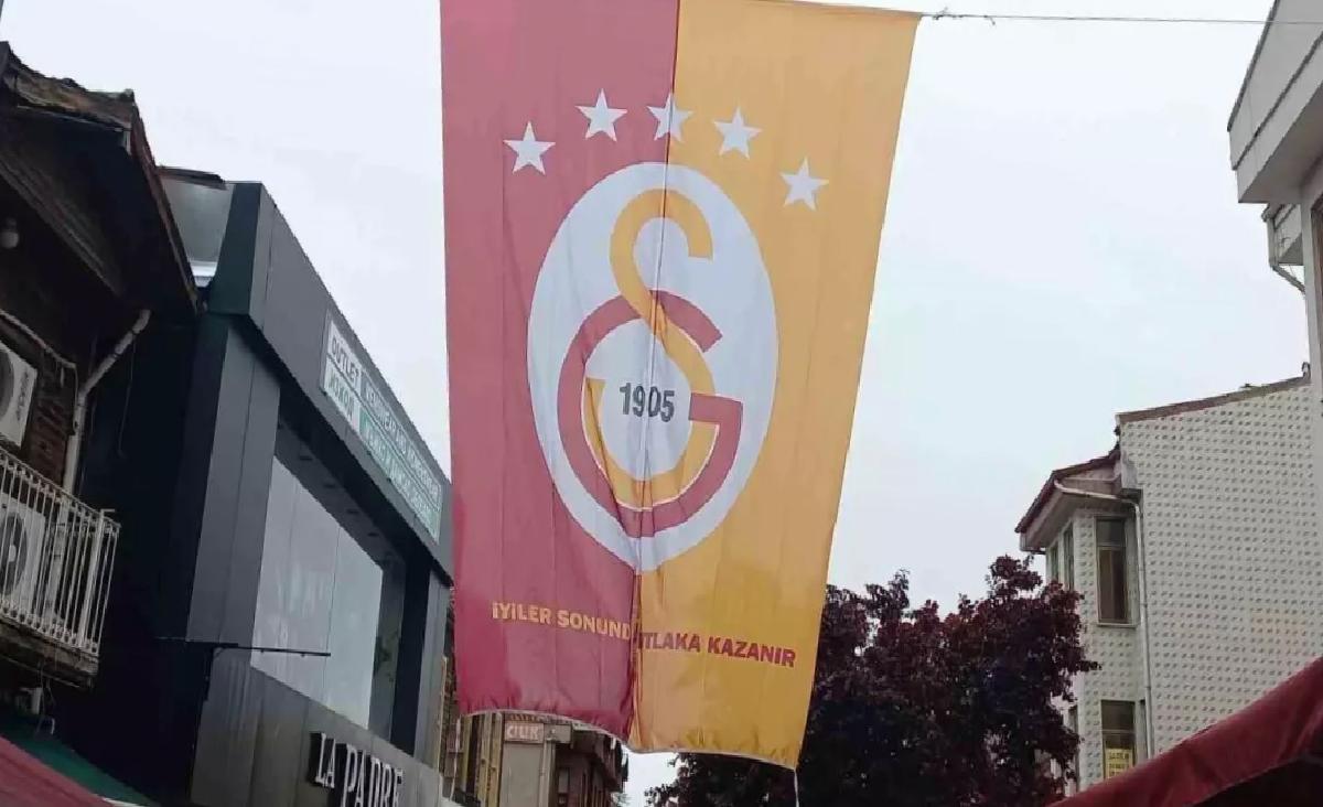 Edirne’de Galatasaray Bayrağı Asıldı