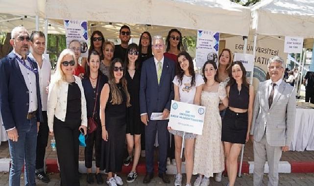 Ege Üniversitesinde bahar şenliği ateşi yakıldı