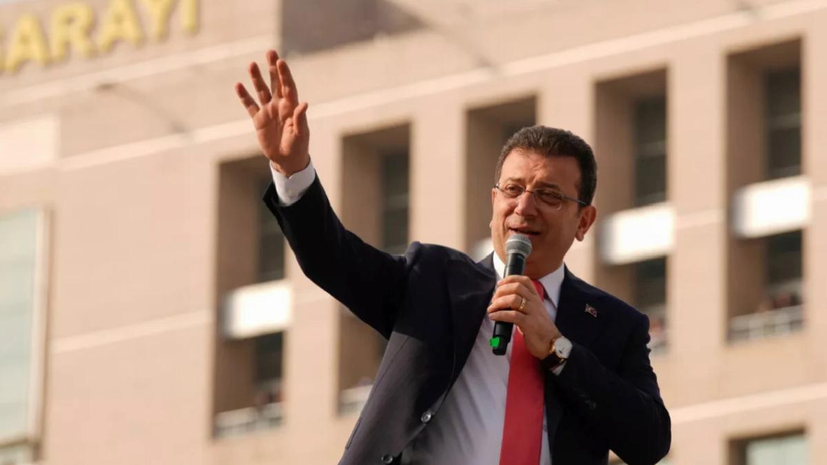 Ekrem İmamoğlu’nun bulunduğu pankart ve afişler yasaklandı