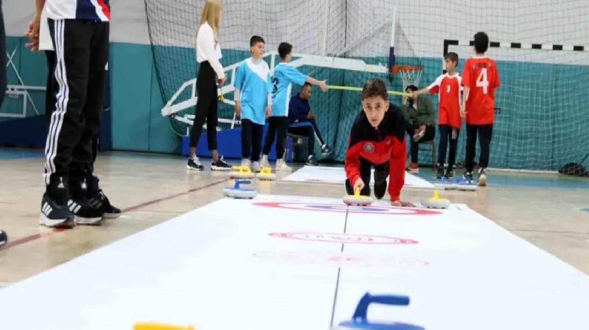 Elazığ’da Floor Curling Heyecanı