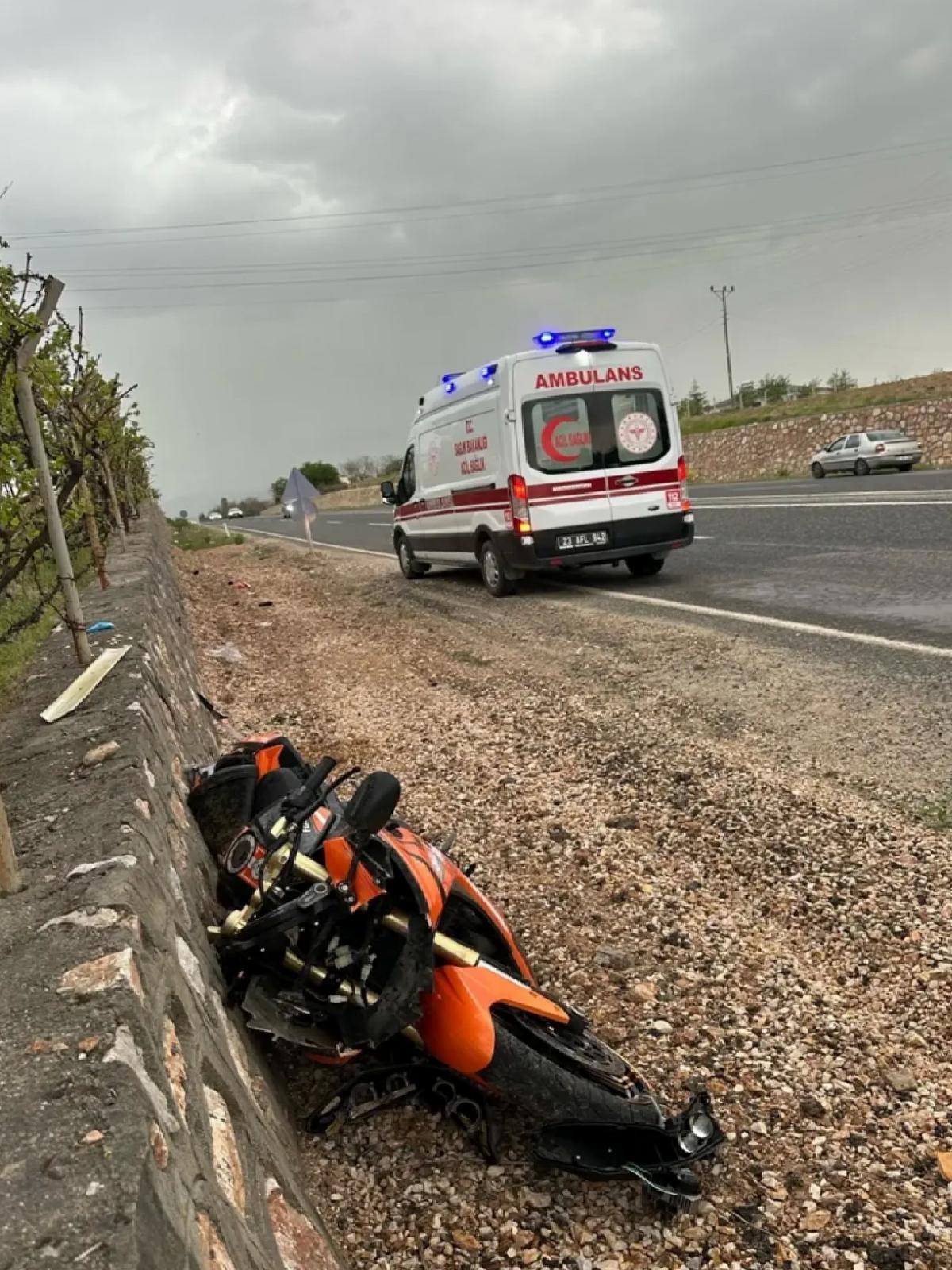 Elazığ’da Motosiklet Kazası: Sürücü Yaralandı
