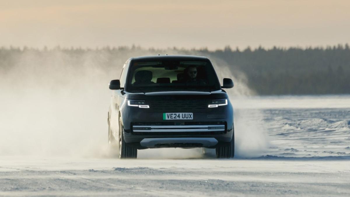 Elektrikli ilk Range Rover kameralara yakalandı