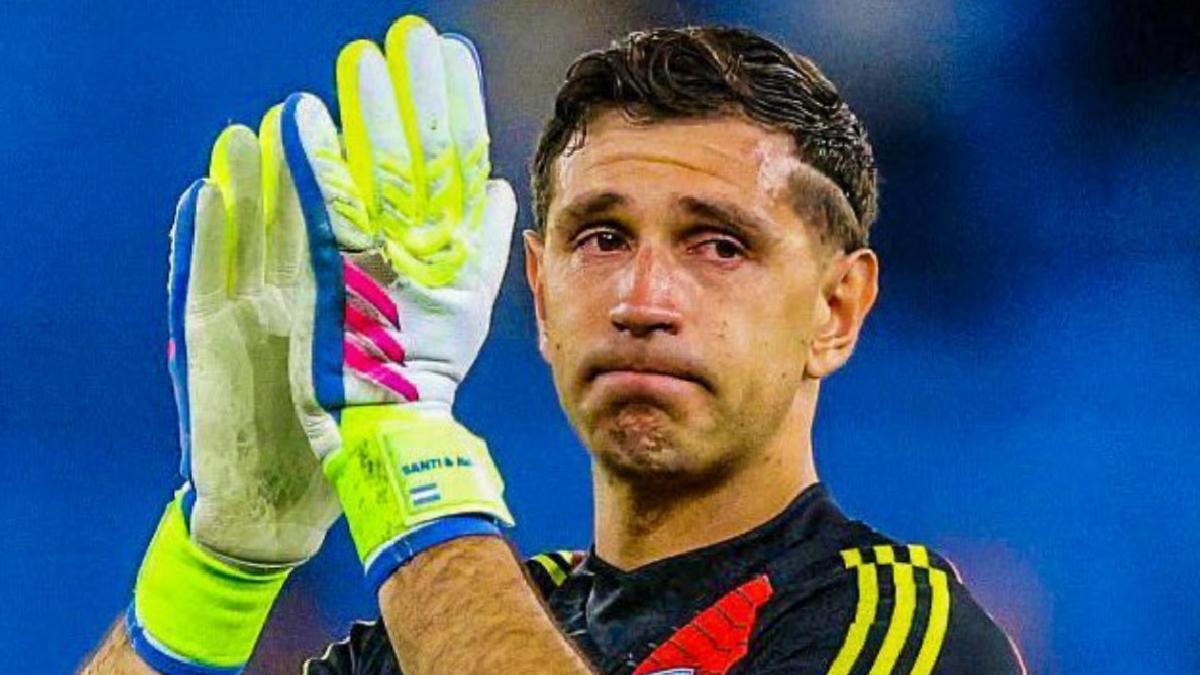 Emiliano Martinez, maçı sonrası gözyaşlarını tutamadı