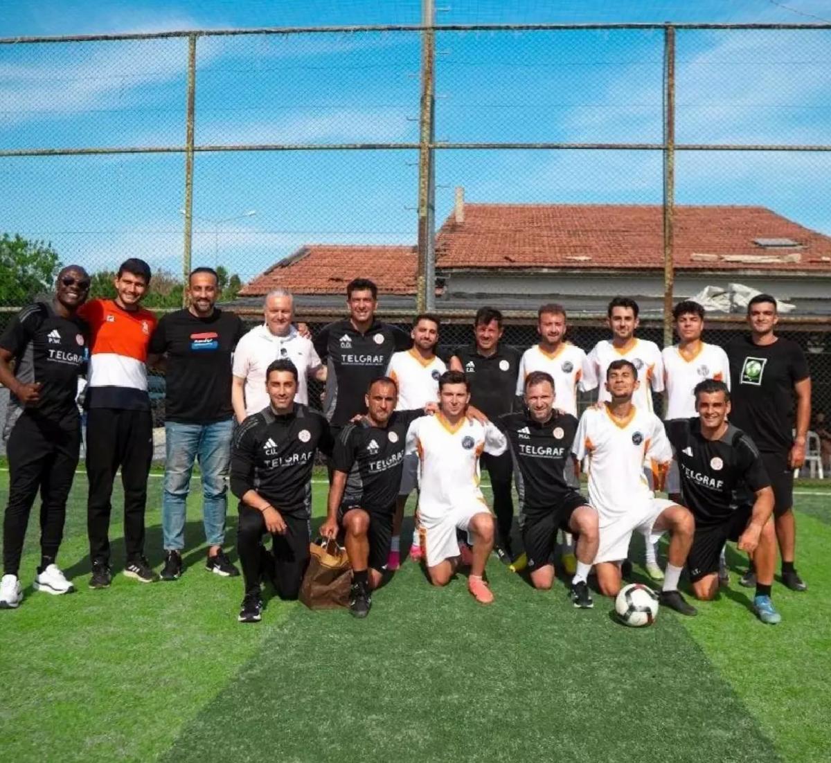 Emre Belözoğlu’ndan Öğrencilere Sürpriz Ziyaret