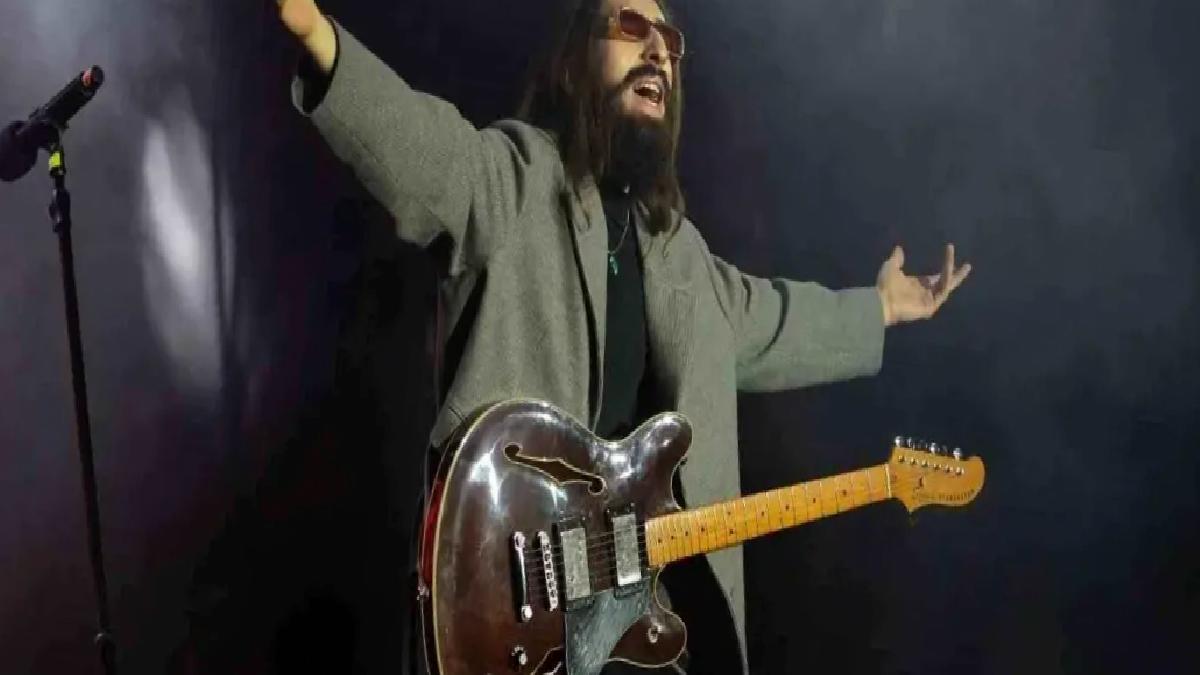 Emre Fel, Kocaeli’de Unutulmaz Bir Performans Sergiledi