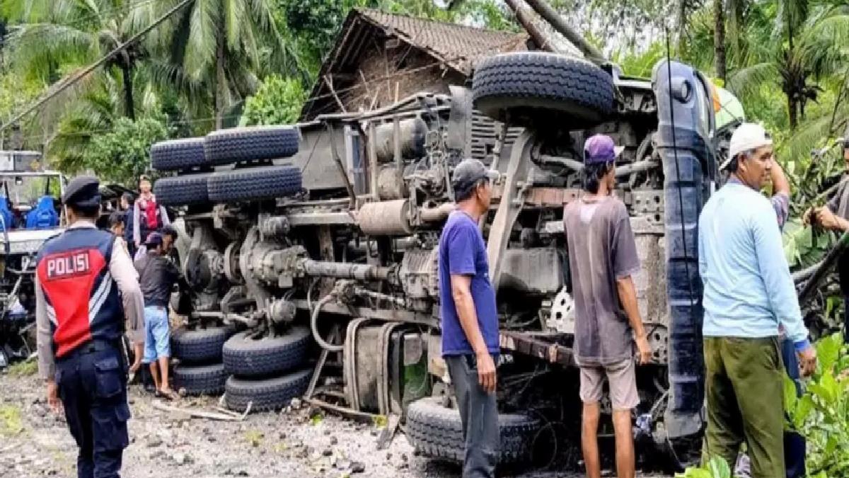 Endonezya’da Trafik Kazası: 11 Ölü
