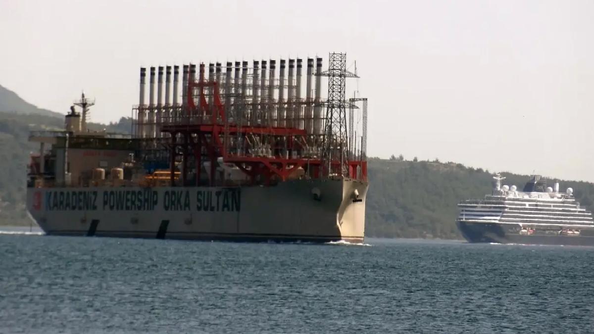 Enerji Üretim Kapasiteli Gemiden Çanakkale Geçişi