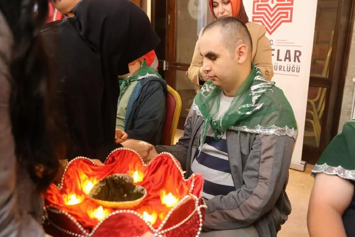 Engelli Bireylere Asker Kınası