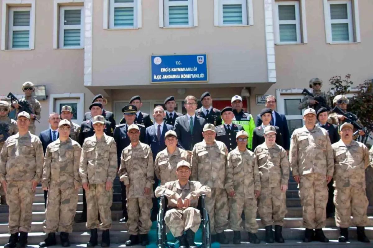 Erciş’te Temsili Askerlik Töreni Duygu Dolu Anlarla Gerçekleşti