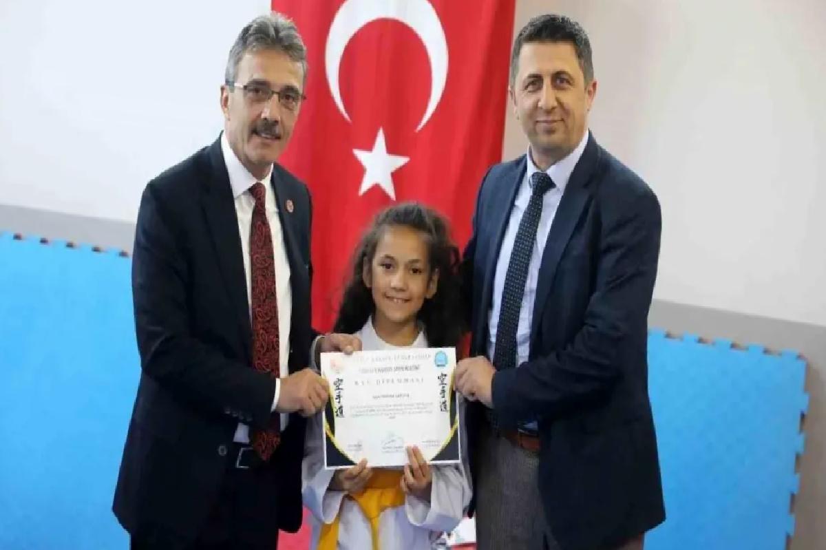 Erenler Karate Spor Kulübü’nün Kuşak Bağlama Töreni
