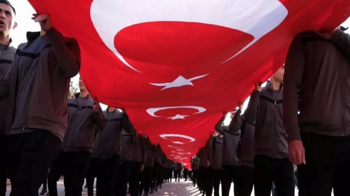 Erzincan’da Gençlik Yürüyüşü Coşkuyla Kutlandı