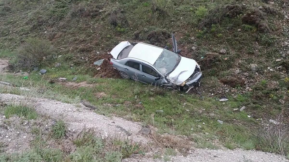 Erzincan’da Otomobil Devrildi: 3 Yaralı
