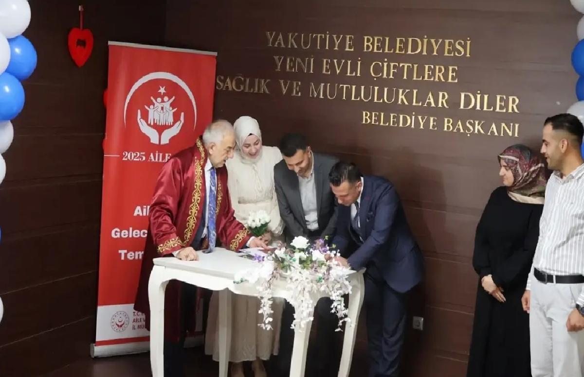 Erzurum’da 25 Çiftin Nikahı Kıyıldı