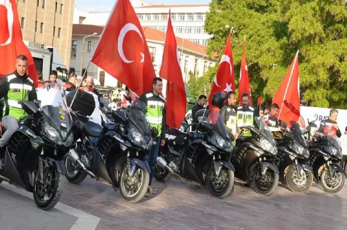Eskişehir’de Askeri Kortej Düzenlendi