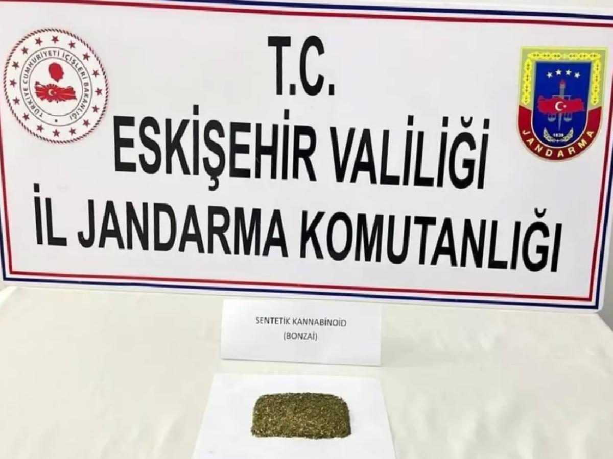 Eskişehir’de Uyuşturucu Taşınırken Yakalandı