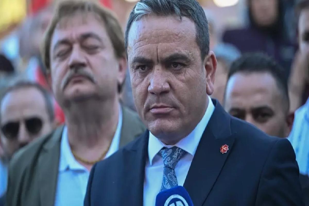 Etimesgut Belediyesi’nin “15 Temmuz Şehitler Anıtı’nın yerini değiştirme” kararı protesto edildi